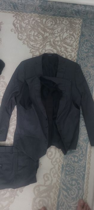 Костюм тройка сатылады