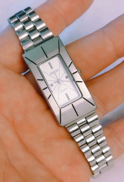 Ceas de dama Ascot cu quartz, din otel inoxidabil.