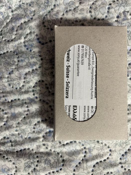 Слушалки SONY в коралов цвят