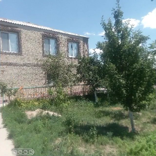 Жер үй сатылады.