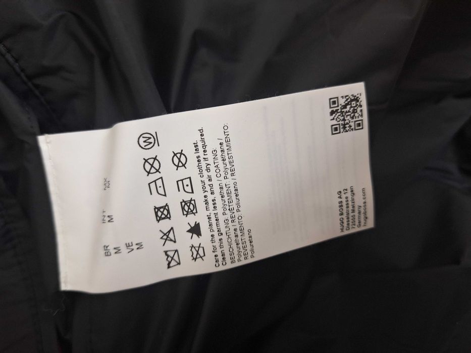 Geaca Hugo Boss noua