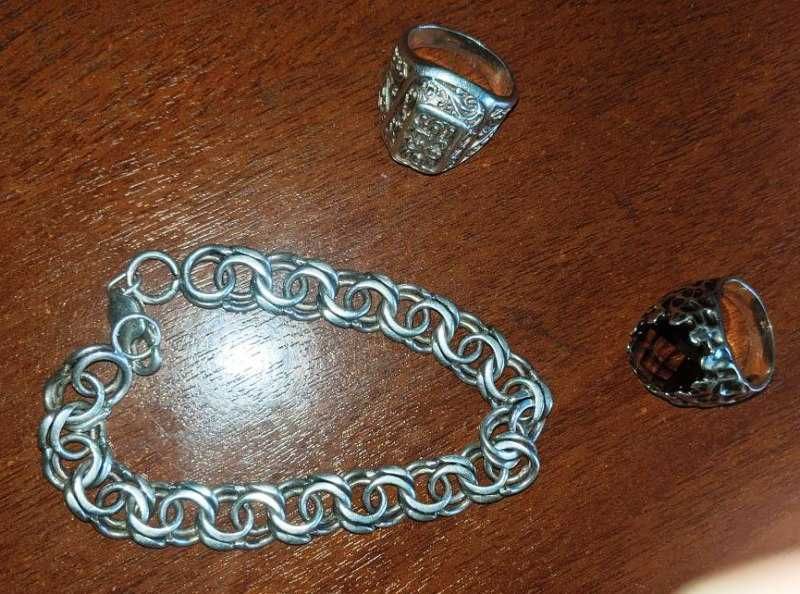 Серебряные кольца и цепь
