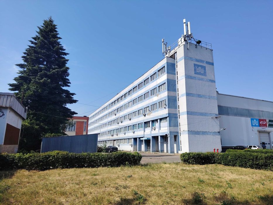 cladire birouri 5800 m2 de vanzare/inchiriere in Bacau