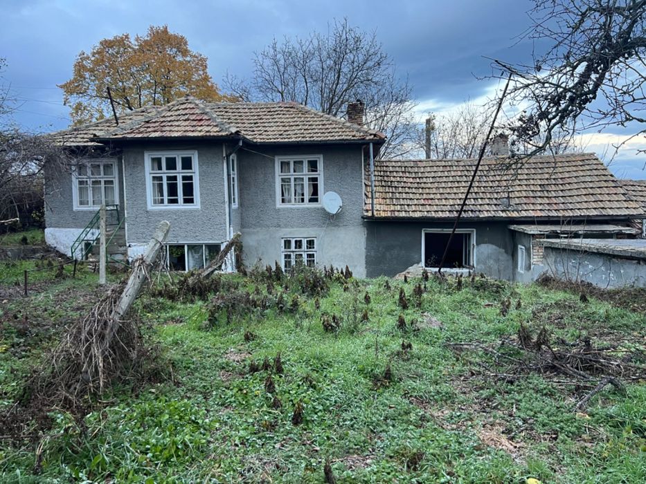 Имот в село Равна