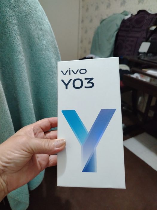Смартфон VIVOY03
