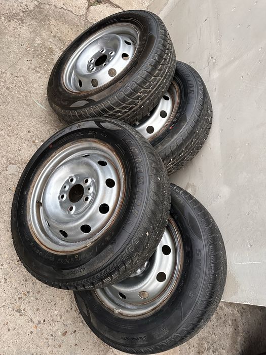 Roti complete - utilitara - anvelope de iarna - 195/70 R15 C