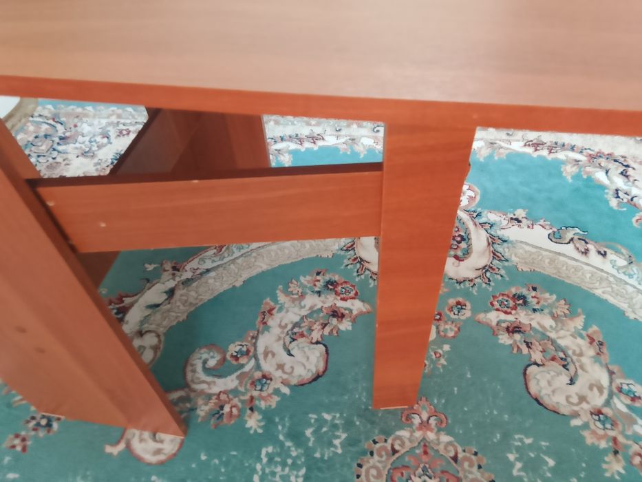 Стол складной коричневый