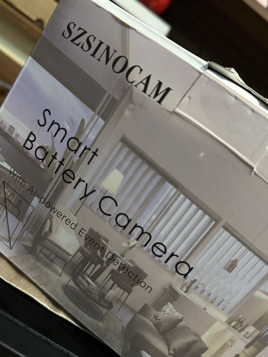 Camera smart cu panou solar.