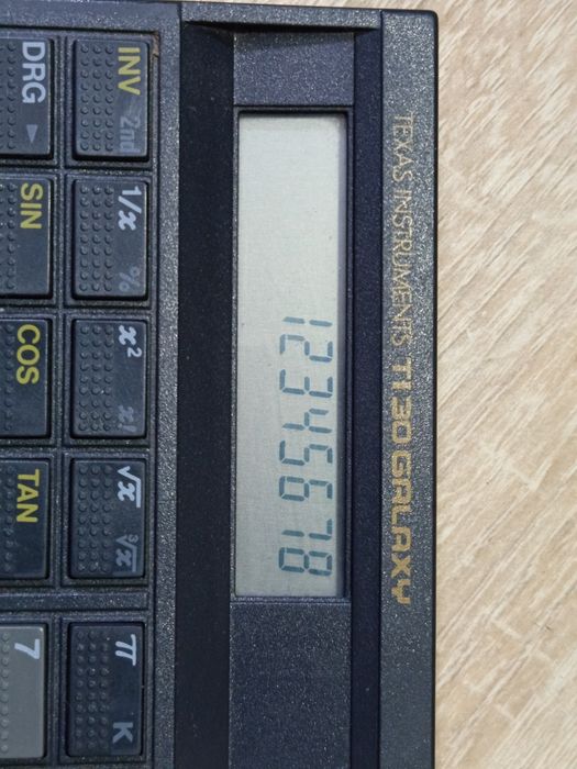 Калкулатор "Texas Instruments"