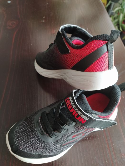 Vând Skechers GoRun mărimea 26