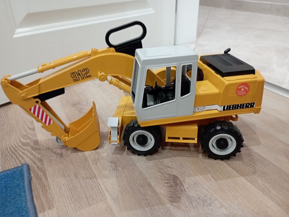 Детски играчки- колонка Дисни, багер, камион, пингвин