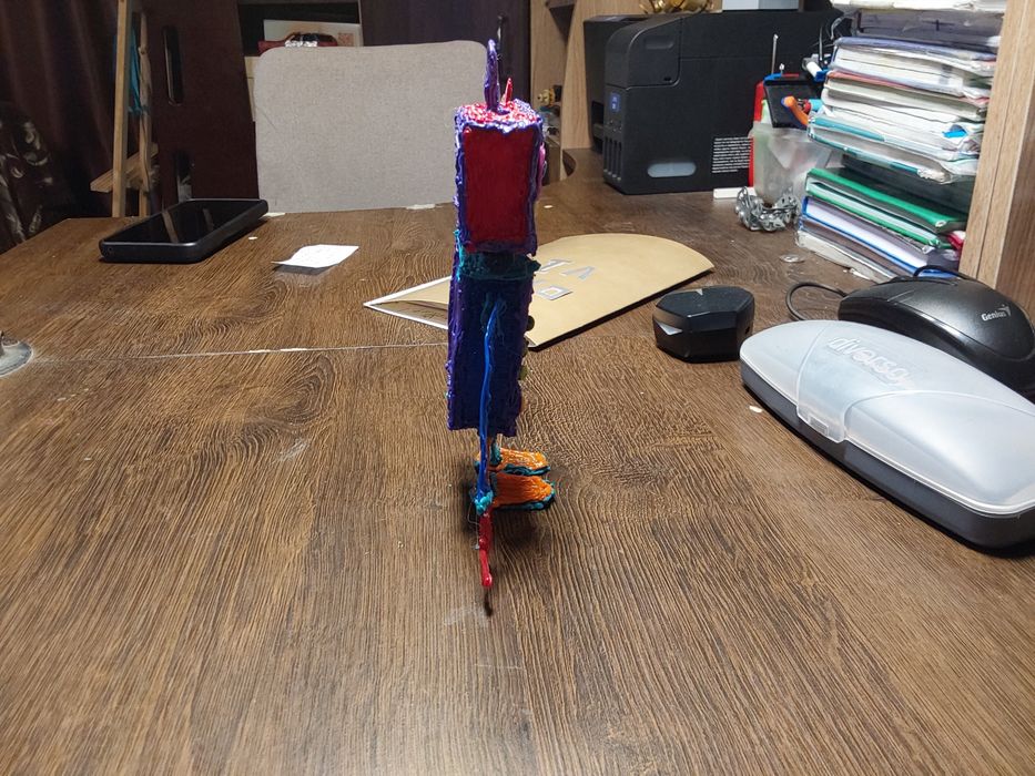 Продам фигурку робота