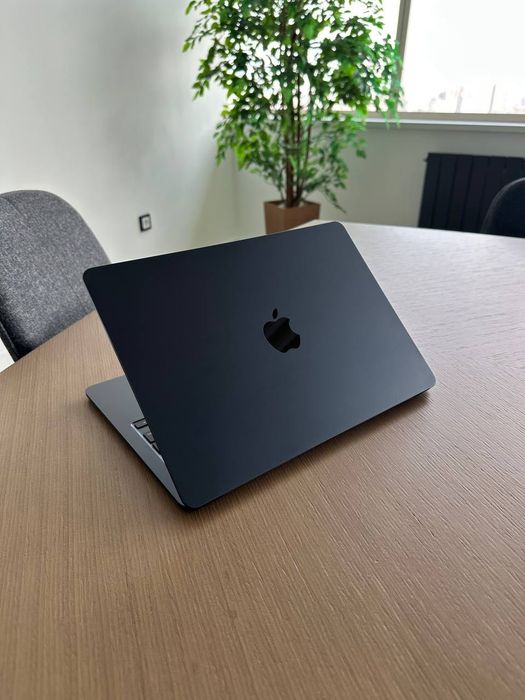 MacBook Air M3 Midnight 13.6" 2024
