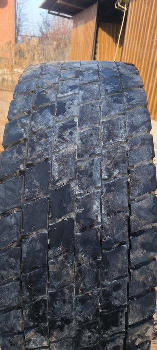 Продам резину на грузовые
