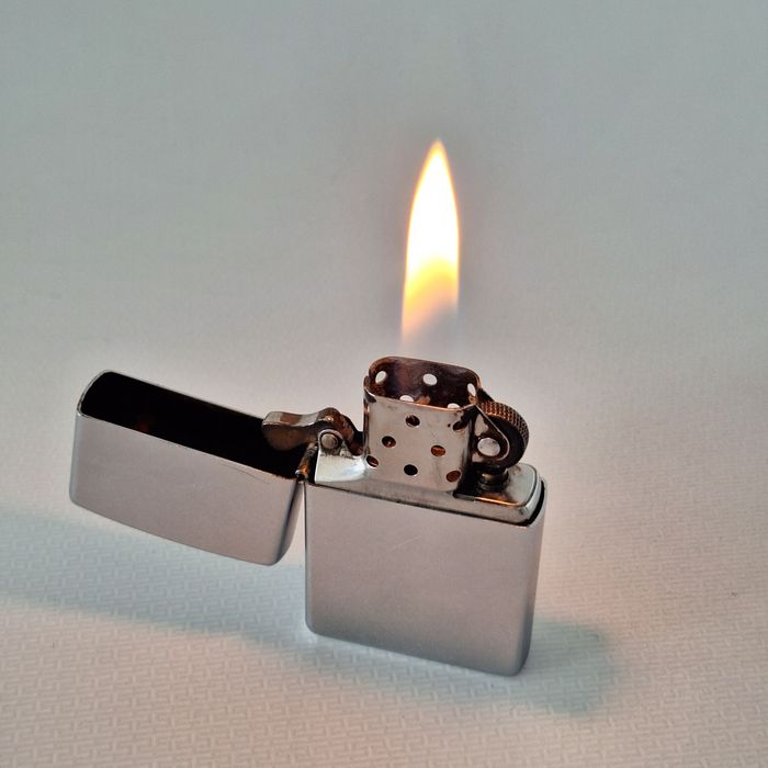 Bricheta Zippo 2001
