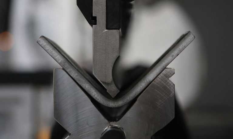 Уголок гнутый стальной