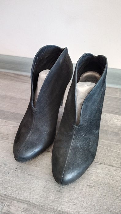 Замшевые ботильоны Carnaby 39 размер