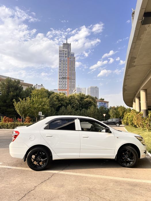 Диски R 17 с хорошей резиной  Kumho 215/50