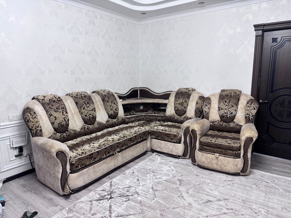 Продам диван угловой с креслом