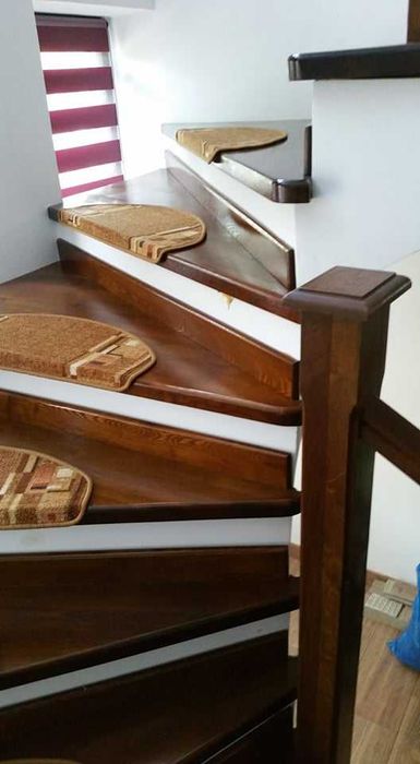 Scari lemn masiv - Trepte/ Contratrepte/ Balustri Trepte lemn Stejar