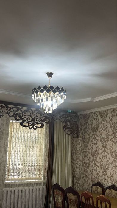 Срочно продам люстра