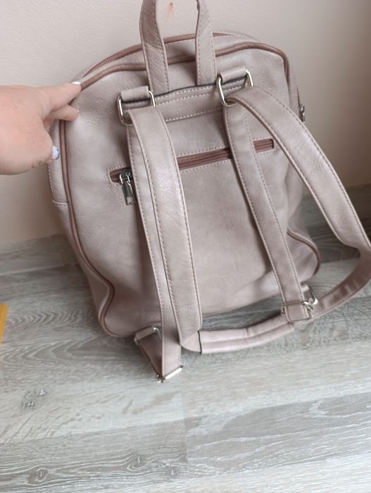 Раница в розово, еко кожа.