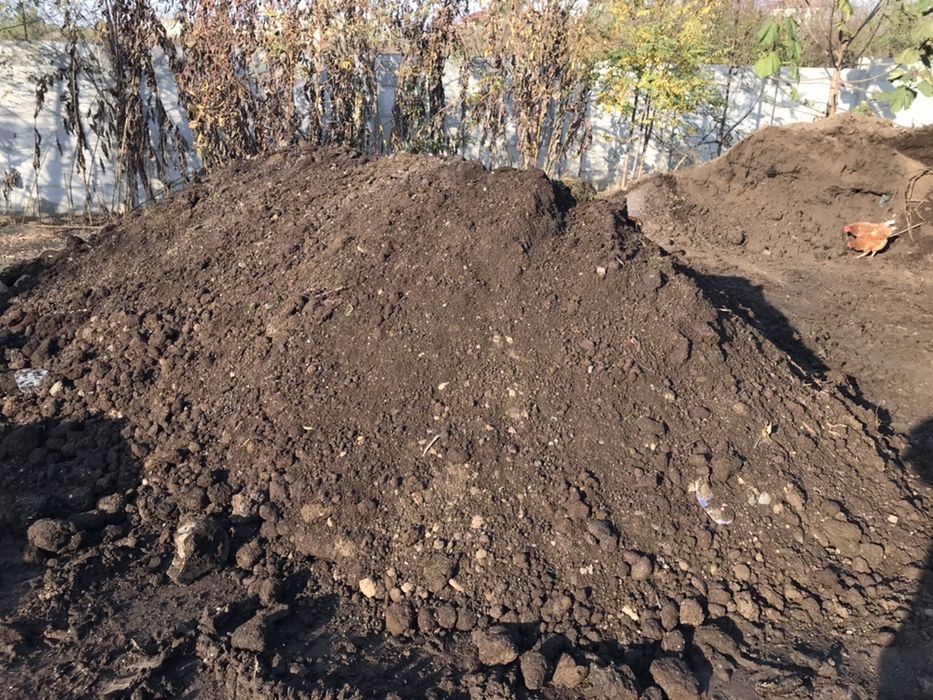 Compost pentru gradina pamant de flori amestecat mranita de bovine