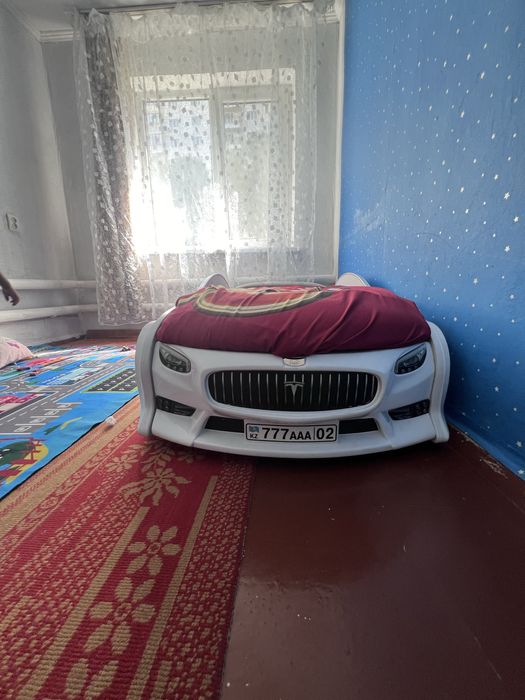 Срочно продам кровать машинку