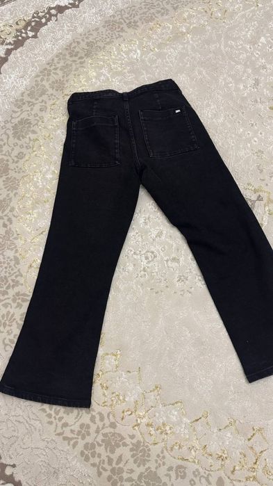 Чёрные джинсы Zara