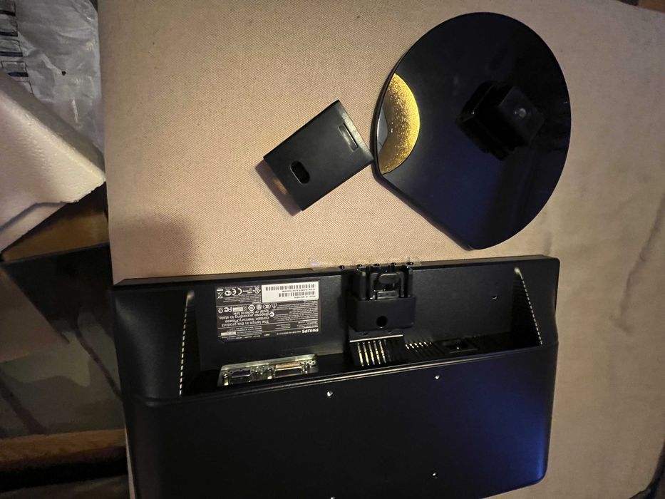 Продавам НОВ Неизползван Монитор Philips 192EI 18.5", Wide