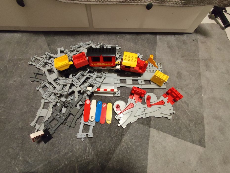 Mega set LEGO Duplo + trenuri lemn + șine (200+ piese) – complet, compatibil