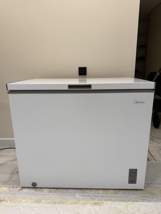 Морозильник Midea 249 л