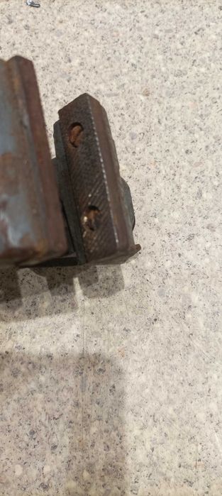 Менгеме за стойка ХОБИ - 5   менгеме за монтаж на маса малко . Се