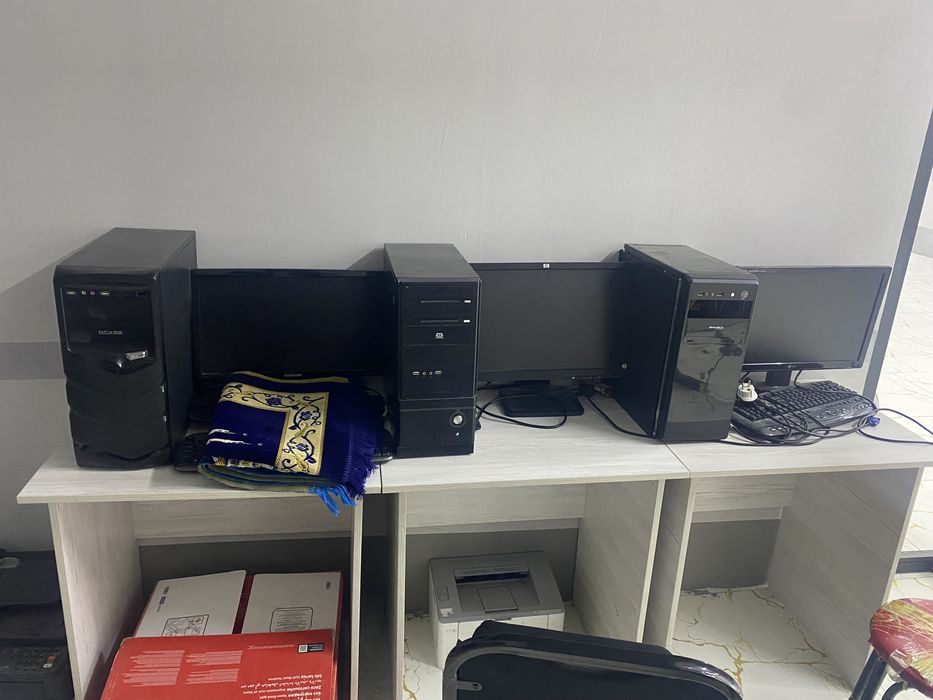 Stol uchun komputerlar.