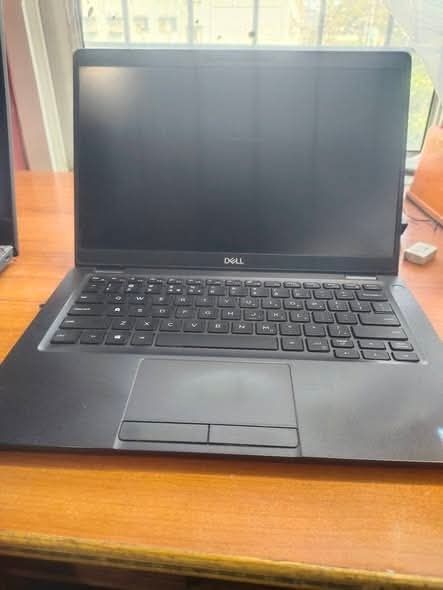Dell/i5/ssd/8g ram/video 4g/fhd,stare f buna/instalat w11/funcțional/folosit putin/office/tester/jocuri/Minecraft,Roblox,Csgo,etc