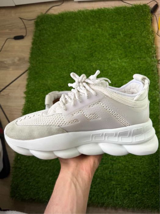 Versace chain reaction  43