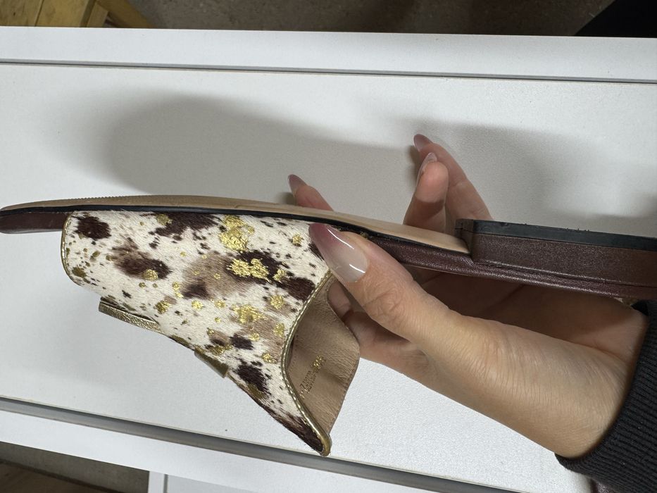 Slapi Epica din piele numar 36