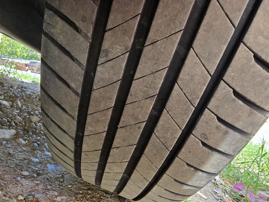 Bridgestone летни гуми 215/60/17