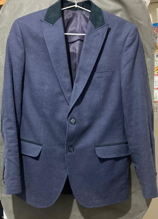 Продается пиджак школьный