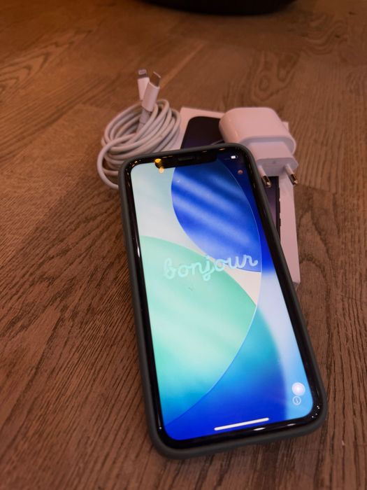 iPhone 11, Black, 64 gb