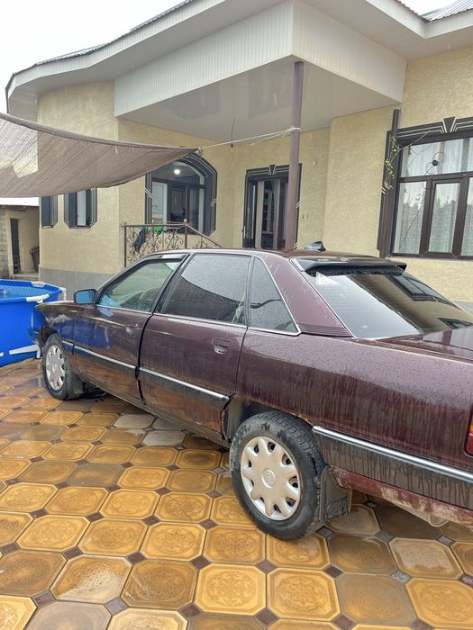 Audi 100 (c3 facelift)