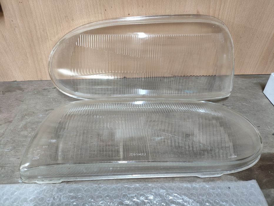 Стекло фары Гольф 3
