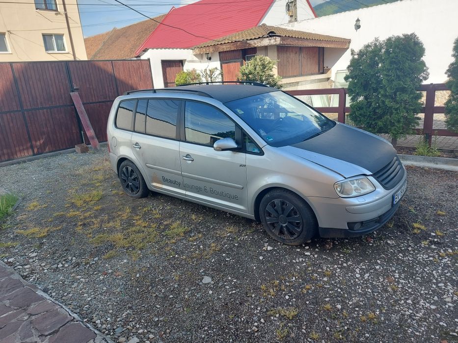Vand vw touran 1.6 benzina automata