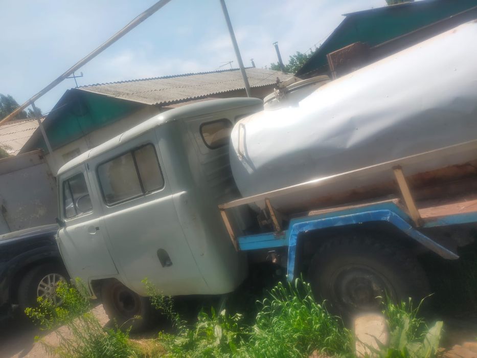 Продается есть две штуки