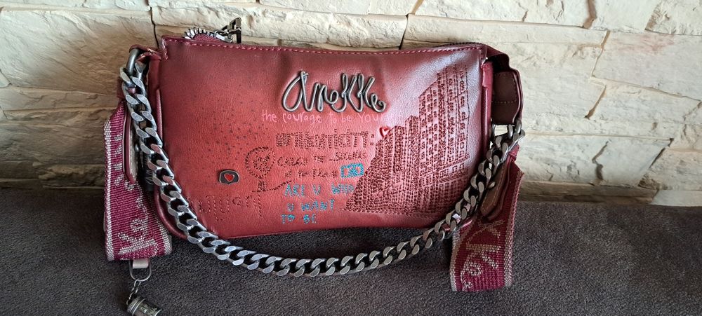 Кокетна чантичка Anekke