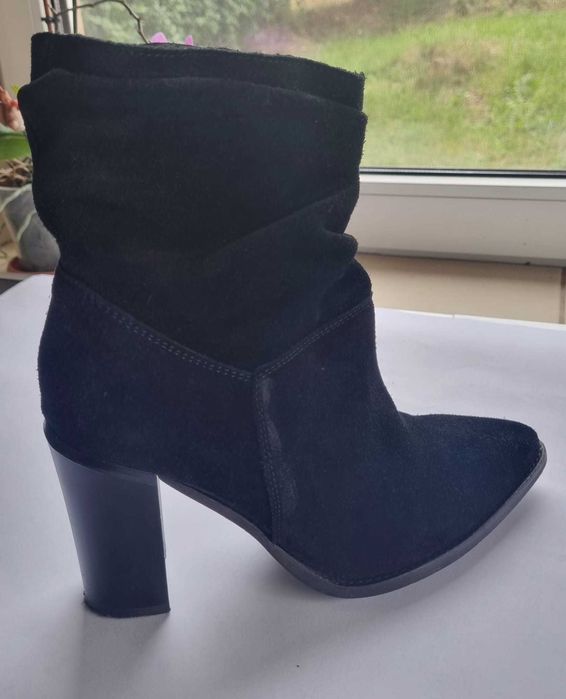 Botine negre din piele intoarsa femei