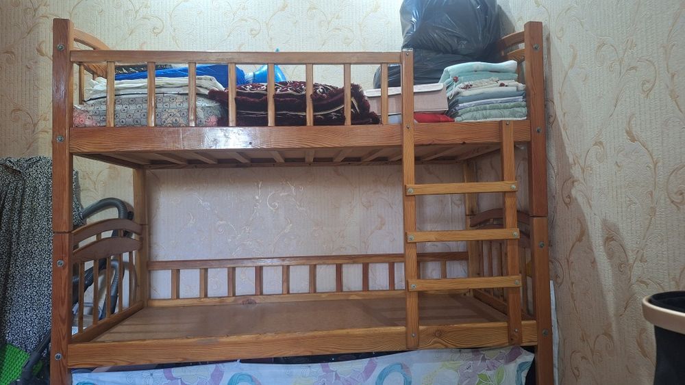 Detski krovat. Kottalar yotsa xam buladi. Razmer 220:80