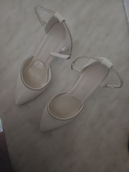 Продам туфли  красивые