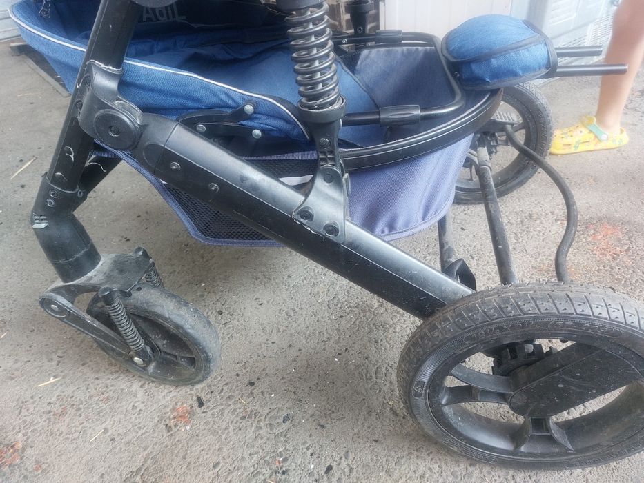 Детская коляска  новая с горным тормозам