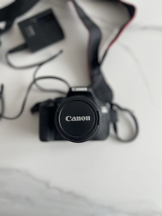 Фотокамера Canon EOS 600D